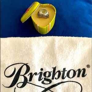 Brighton sterling silver filigree, green gemstone, size 8 ring.